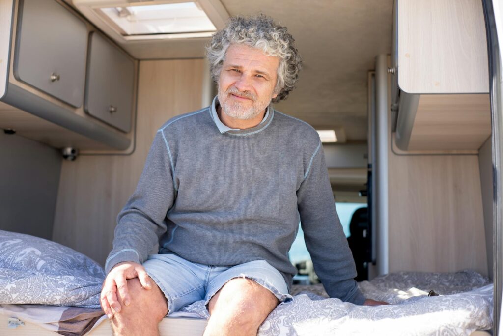 Préparer son camping-car ou sa caravane pour les vacances d'été 1 Aménagement intérieur camping-car avec mousse sur mesure Mousse Confort Isère