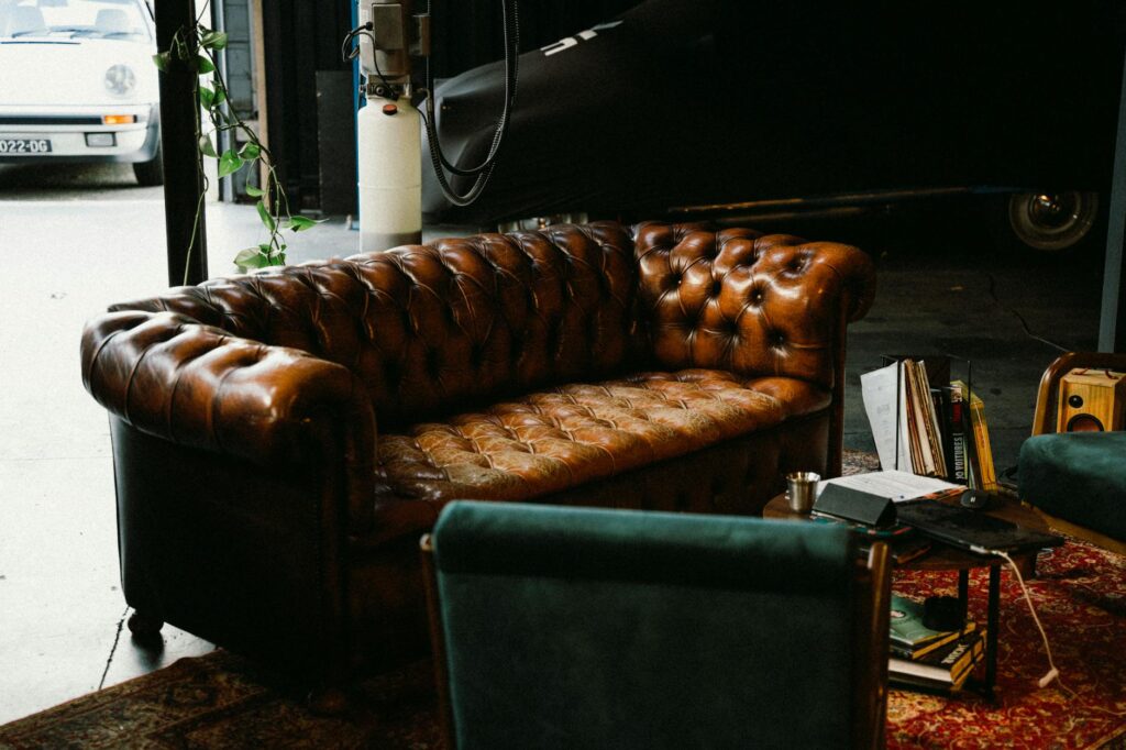 Comment choisir la bonne densité de mousse pour votre canapé 2 Rénovation d'assises de canapé avec mousse sur mesure